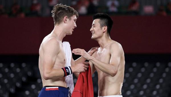 諶龍迴歸家庭,退役提上日程!全運遺憾告別,妻兒是最大安慰 諶龍迴歸家庭,退役提上日程!全運遺憾告別,妻兒是最大安慰