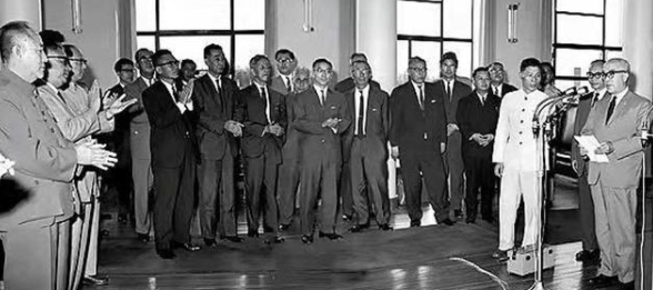 1976年,日本一老人來北京悼念總理,追悼會上直言:我是總理的弟弟 1976年,日本一老人來北京悼念總理,追悼會上直言:我是總理的弟弟