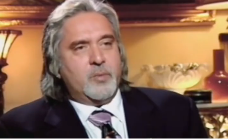 一生奢靡無度的印度富豪，卻拖欠員工工資，逼死員工妻子