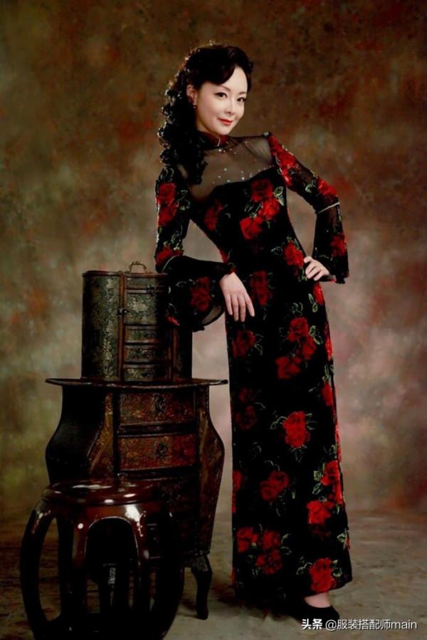 昔日上戲班花，演過迪麗熱巴、羅晉的母親，父親更是國家一級演員