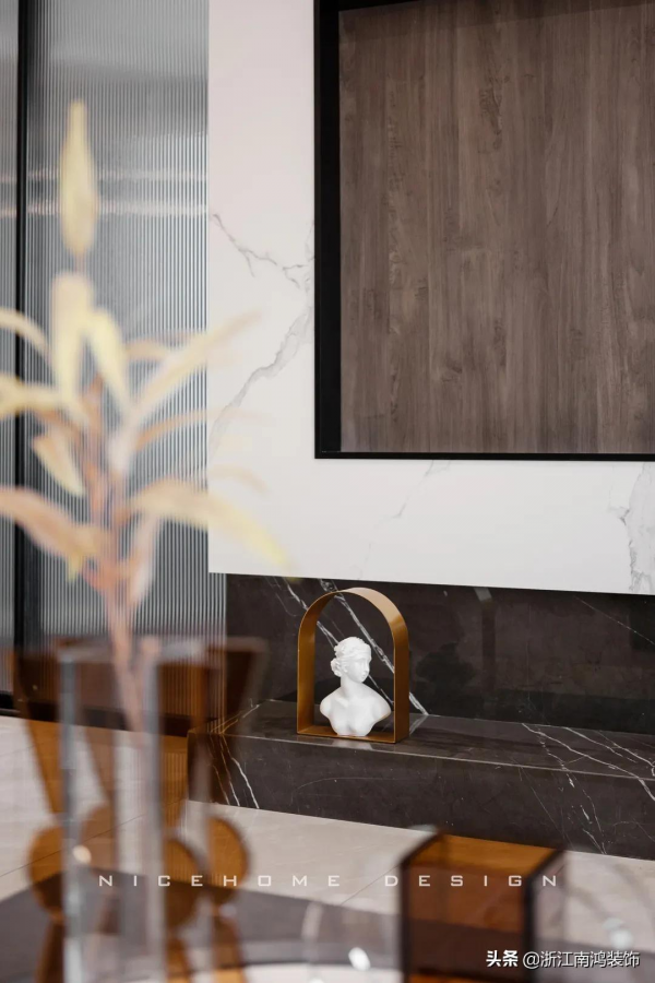 溫柔粉色&plus;輕奢格調，這個家竟有該死的魅力