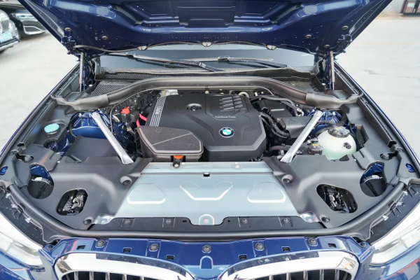 中型SUV寶馬X3，標配8AT+防爆輪胎，典型的豪華車