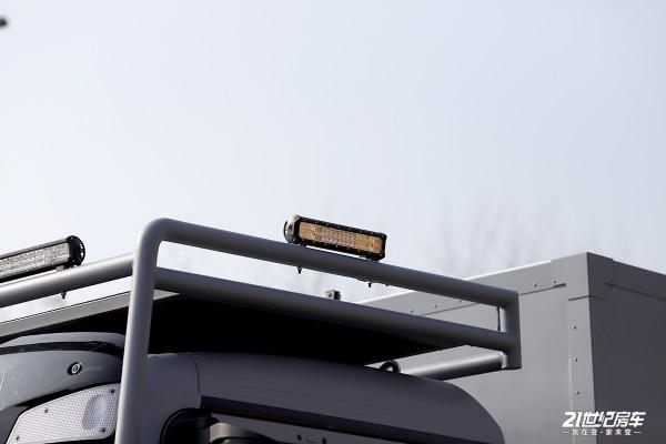 實力比肩進口MAN，實拍國內重卡傑出代表之羅曼威爾德越野房車