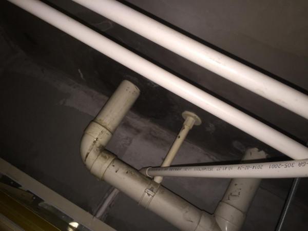 遇到樓上漏水,不接你電話不給你維修的鄰居怎麼辦? 遇到樓上漏水,不接你電話不給你維修的鄰居怎麼辦?