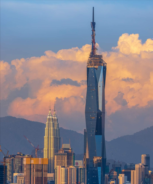 吉隆坡PNB118大廈——憑藉160米高的桅杆，重新整理世界第二高樓高度