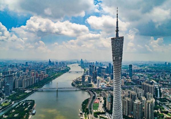 2020年19歲女孩患尿毒症，被親媽拉黑，親爸留下1000元：你多保重