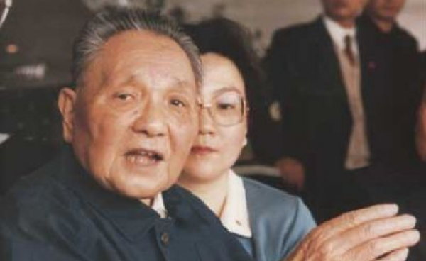 鄧小平談接收香港方案：如有阻礙迴歸的事情發生，部隊直接開進去