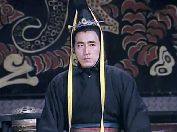 齊桓公想吃人肉，為了討好齊桓公，他親手煮了4歲的兒子