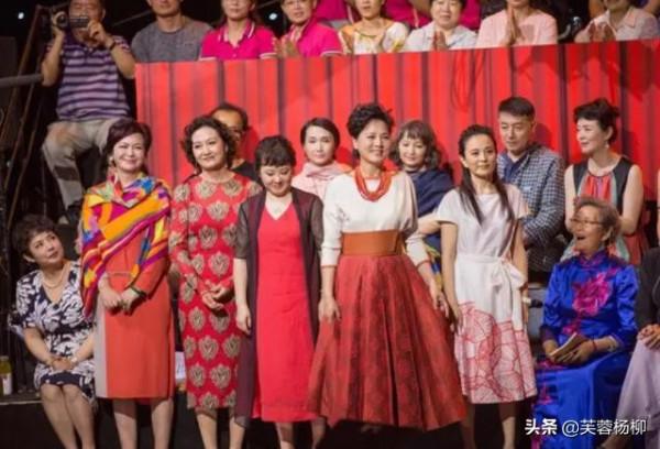 87《紅樓夢》歐陽奮強說，她太漂亮，自己都不敢正視，只能偷偷看