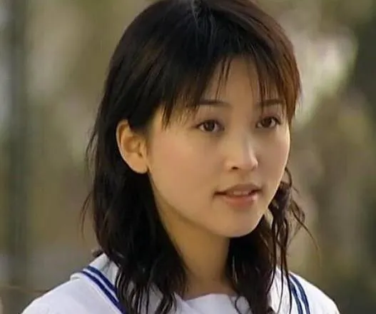 過氣女藝人的窘況：顏值跌落、身體不好、直播尷尬，時不時被扎心