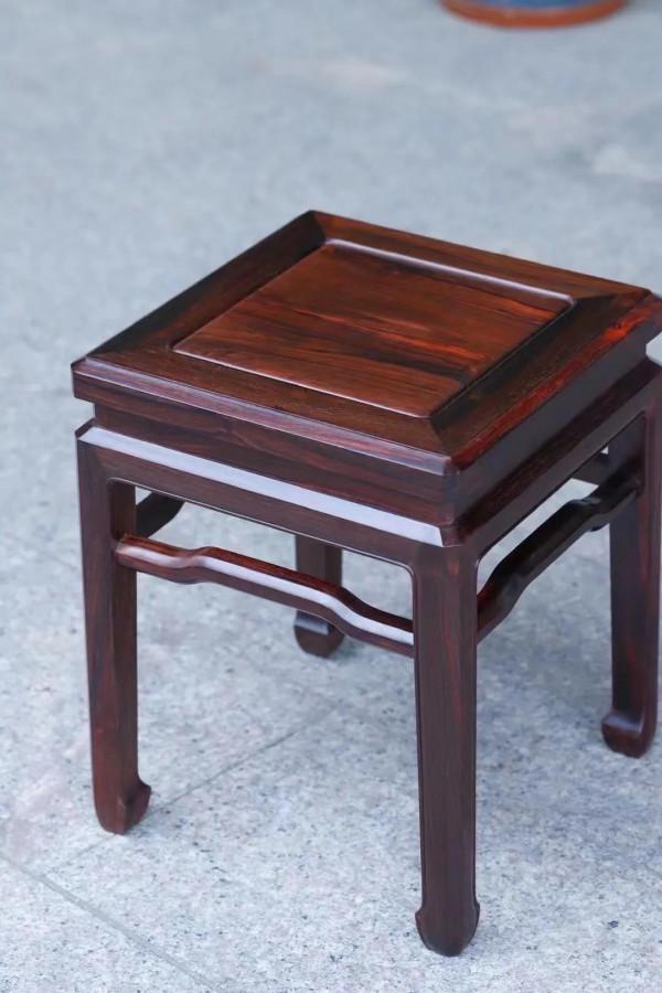 大紅酸枝王款方凳
