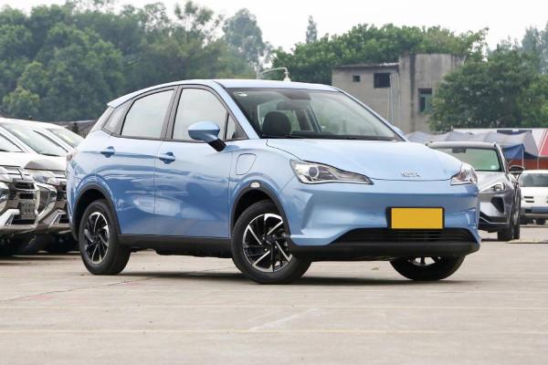 綠牌SUV不一定貴,這臺5.99萬起售的哪吒V,滿電能跑401公里 綠牌SUV不一定貴,這臺5.99萬起售的哪吒V,滿電能跑401公里