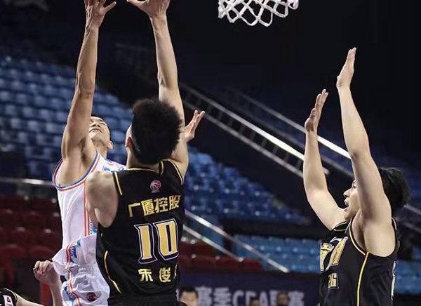 CBA最新積分榜：付豪38分遼籃8連勝排第1廣廈緊追 上海第3廣東第5