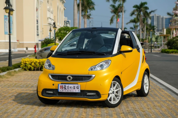 「阿站長開車」嚮往天空自由的小可愛——二手 敞篷SMART