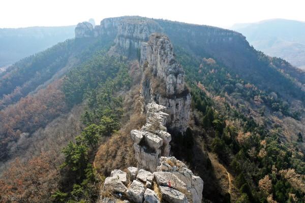 奇形怪狀的石頭