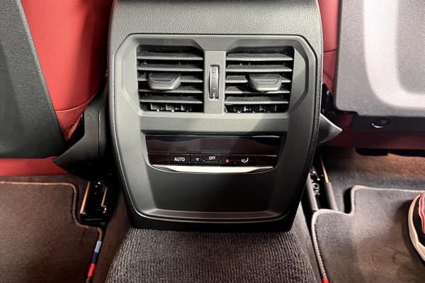 入門版配置不“丐”，外形比3系拉風，實拍寶馬4系雙門轎跑425i M