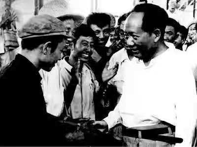 學深用活毛澤東思想的“四大主題”精髓 學深用活毛澤東思想的“四大主題”精髓