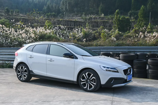 不甘平庸的另類鋼炮——二手沃爾沃 V40CC