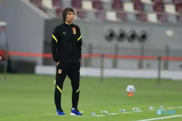 鐵子還是下來吧，吹頭髮並不能給球迷帶來好運