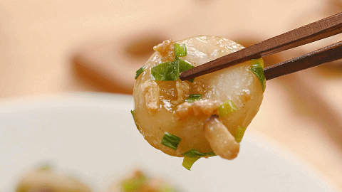 這做法還是頭回見!一捏就好,軟糯頂飽,5塊錢做一大盤 這做法還是頭回見!一捏就好,軟糯頂飽,5塊錢做一大盤