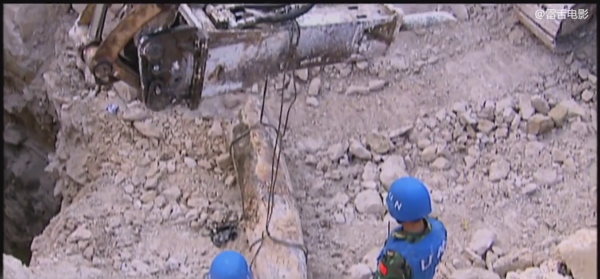 900斤炸彈落到平民區,當地警察不敢拆,中國軍人只用4天徹底拆除 900斤炸彈落到平民區,當地警察不敢拆,中國軍人只用4天徹底拆除