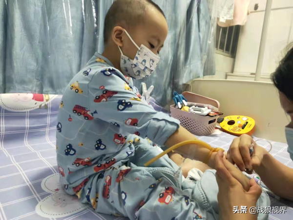 男童急需骨髓移植續命,問:媽媽,我還能見到“奧特曼賽羅”嗎? 男童急需骨髓移植續命,問:媽媽,我還能見到“奧特曼賽羅”嗎?