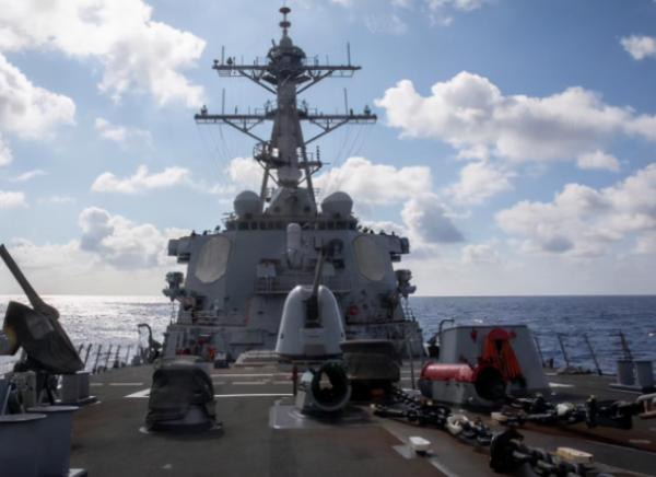 美一驅逐艦穿越臺海，東部戰區開展實戰化演練，卡-52該出場了