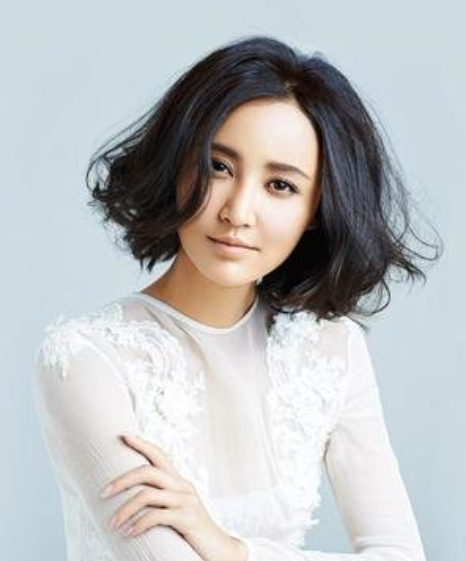 父母雙殘疾，童年受到很多欺辱，老戲骨王志飛五花八門的感情生活