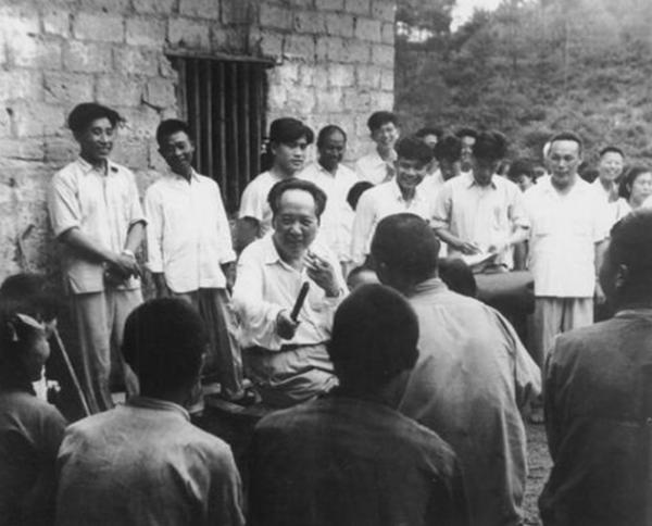 毛主席晚年囑咐兩個女兒，多回韶山看望兩位叔叔：我很想念他們