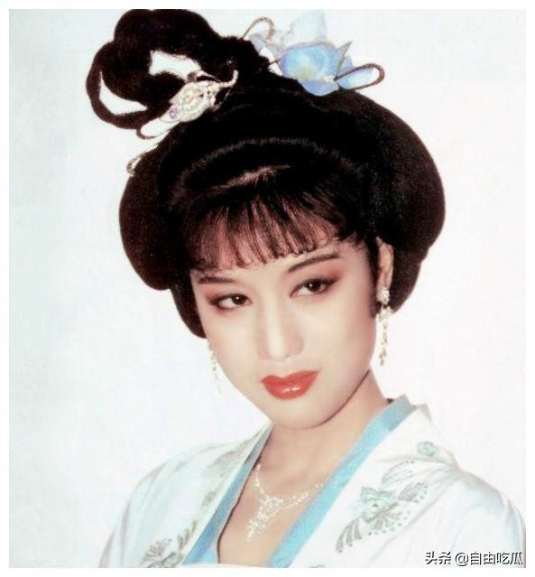 蔡少芬爆料90年代拍戲為了保持造型一個月洗一次頭：真的會長跳蚤