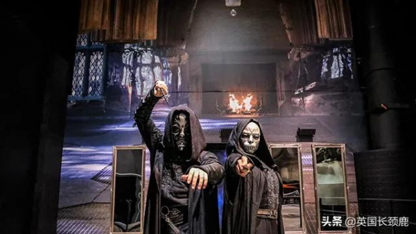 英國人為了萬聖節有多拼？上萬鎊佈置家門口，凌晨四點買裝飾...