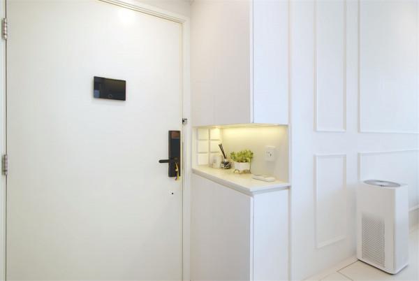 香港80後夫妻買下45㎡小家，搭起地臺將兩室變三室，網友：真的服