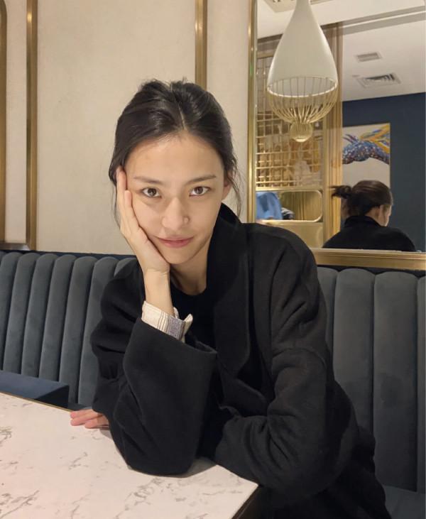 女人再懶，素顏出門也別忘記塗口紅，這幾支色號讓你氣質更出眾