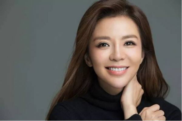 “湖南媳婦”朱迅：吃婆婆剩飯，伺候癱瘓的公公，愛丈夫也愛衡陽