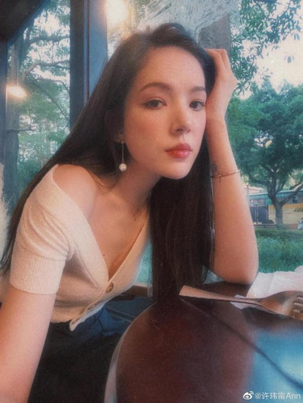 許瑋甯氣質真的好純，難怪邱澤不介意她是二婚