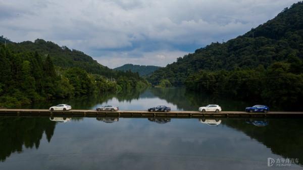 激動壞了！第一次開瑪莎拉蒂長途旅行，居然是這樣的感覺...