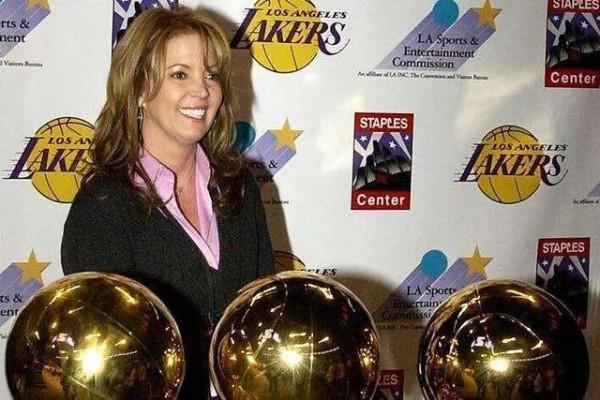 相比拉科布的“壕”，蔡崇信的“莽”，珍妮-巴斯無疑更勤儉持家