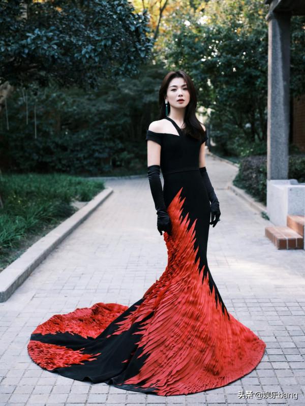 ELLE盛典女星造型來了！仙劍三姐妹各具特色，迪麗熱巴造型引關注