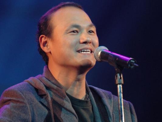 娶了自己學生的幾位大明星，他們的故事比想象中更加精彩