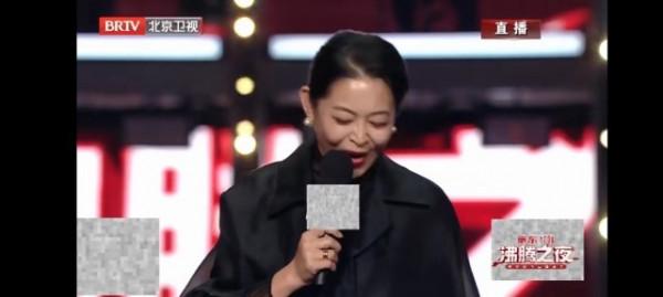 倪萍不愧是央視大贏家!穿一身黑霸氣亮相,再次出山重回一姐氣場 倪萍不愧是央視大贏家!穿一身黑霸氣亮相,再次出山重回一姐氣場