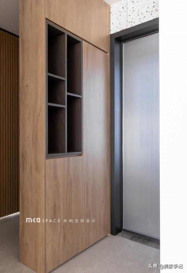 福建夫婦107㎡家火了，僅憑一個客廳就圈粉無數，空間利用率超高