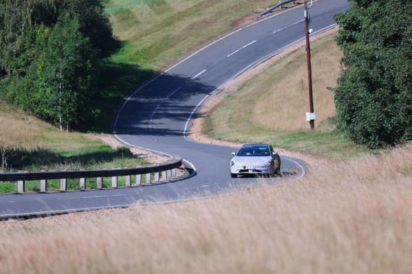 F1威廉姆斯操刀 智己L7山路賽道測試諜照曝光