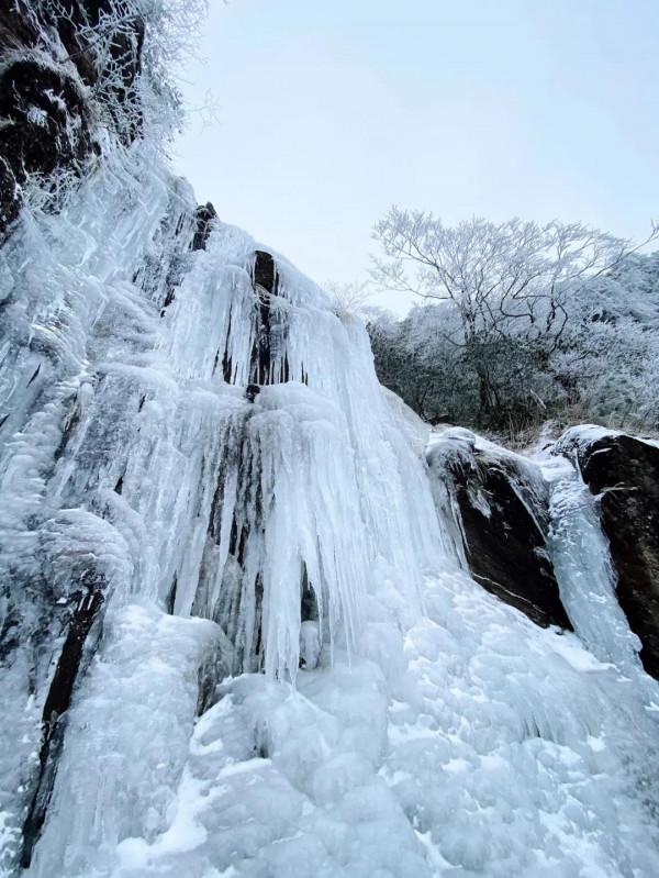 江西的這座山，與月亮有關，還帶著明月般朦朧的美