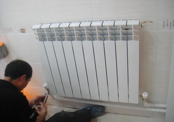 暖氣回水管總是不熱？不要抱怨供暖公司，找準原因自己就能解決