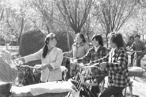 尋找老照片裡的你丨“四輪”齊轉，轉出了耿車小康路