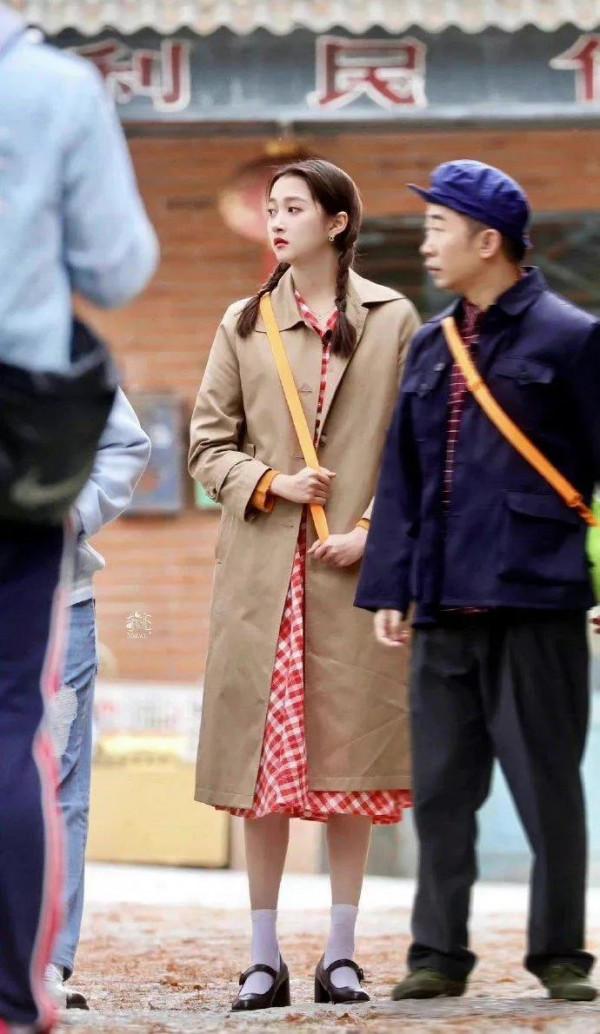 關曉彤參加綜藝復古風打扮，感覺比走紅毯還好看