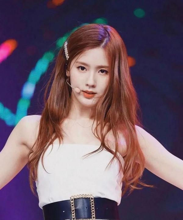 “五代神顏”趙美延：曾因未成年戀愛被勸退，如今是門面級的主唱