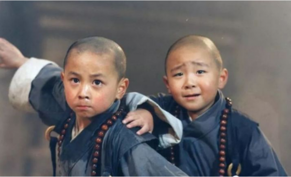 被當成搖錢樹的童星,鄧鳴賀去世時僅9歲,紀寶如被家人囚禁 被當成搖錢樹的童星,鄧鳴賀去世時僅9歲,紀寶如被家人囚禁