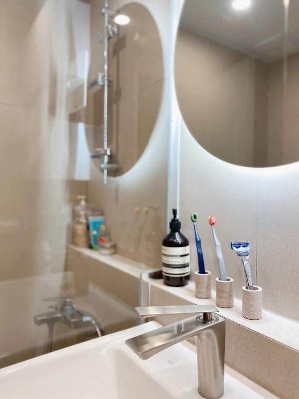 衛生間裡的10公分縫隙，被你們視而不見，韓國主婦眼裡卻是香餑餑