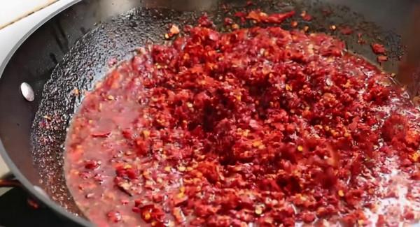 教你在家秘製辣椒醬，無任何新增劑，香辣味十足，聞著都流口水